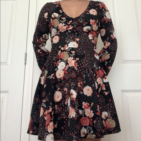 Abercrombie & Fitch Floral Dress - Picture 2 of 4